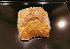 Surdejsboller med solsikke/sesam